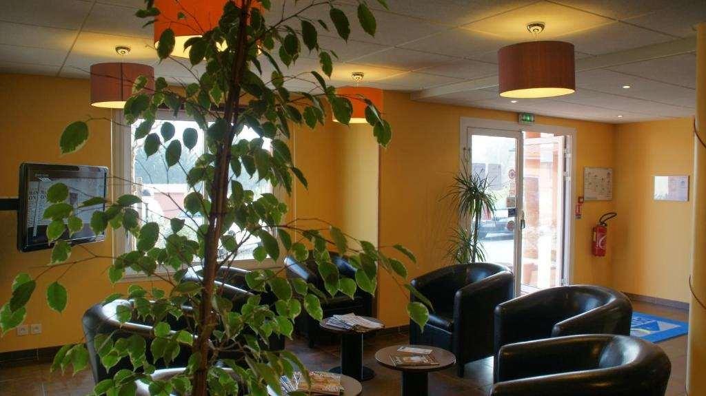 Brit Hotel Confort Montauban Restoran gambar