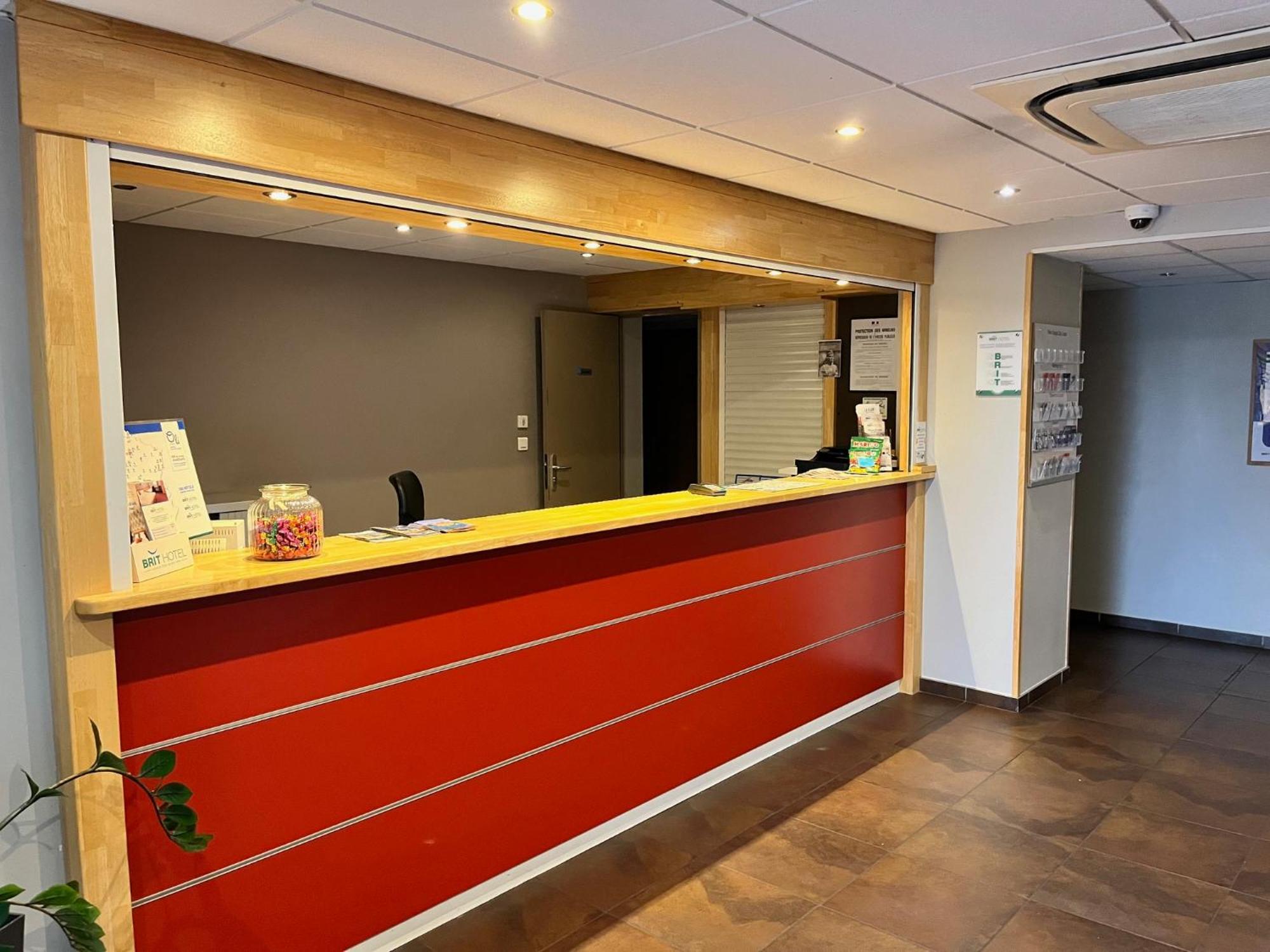 Brit Hotel Confort Montauban Luaran gambar