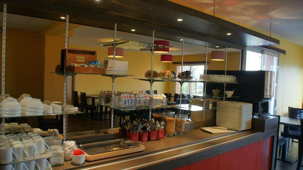 Brit Hotel Confort Montauban Restoran gambar